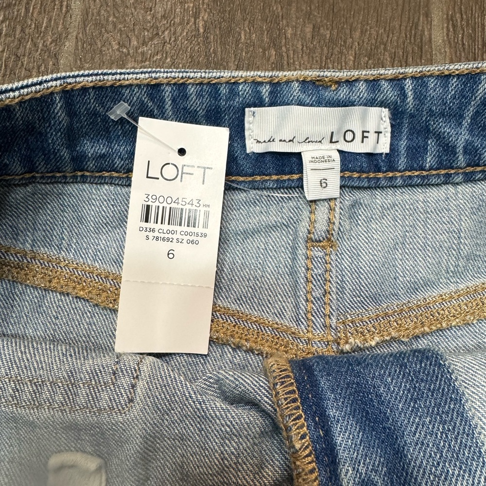 LOFT Light Blue Denim A-Line Skirt with Front Zip Pockets - Picture 3 of 5